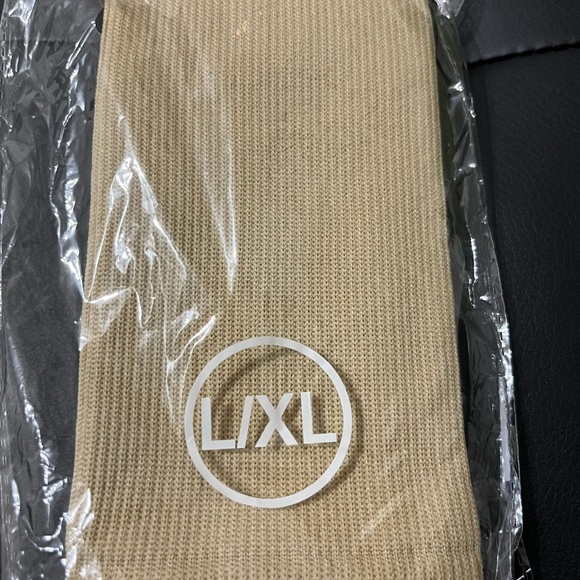 L/XL Women’s Compression Socks - Picture 3 of 5